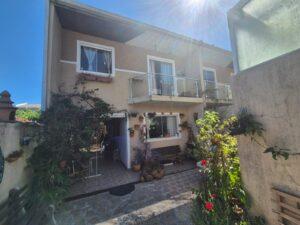 Sobrado duplex no Santa Cândida – garagem para até 3 veículos 4