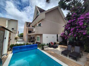 Sobrado com piscina e espaço gourmet no Uberaba – amplo e completo 4